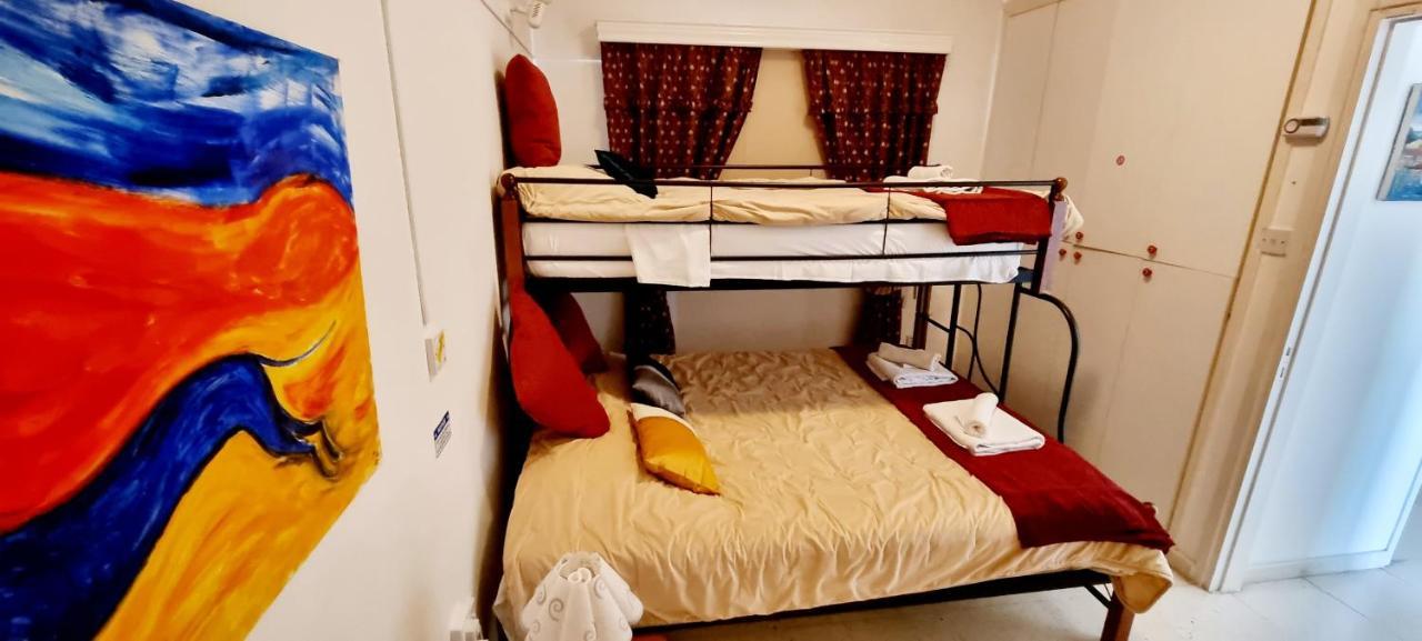 Astrofegia Apartments Near The Sea Agia Marina  Exteriör bild
