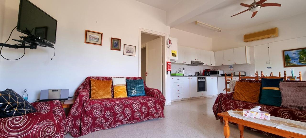 Astrofegia Apartments Near The Sea Agia Marina  Exteriör bild